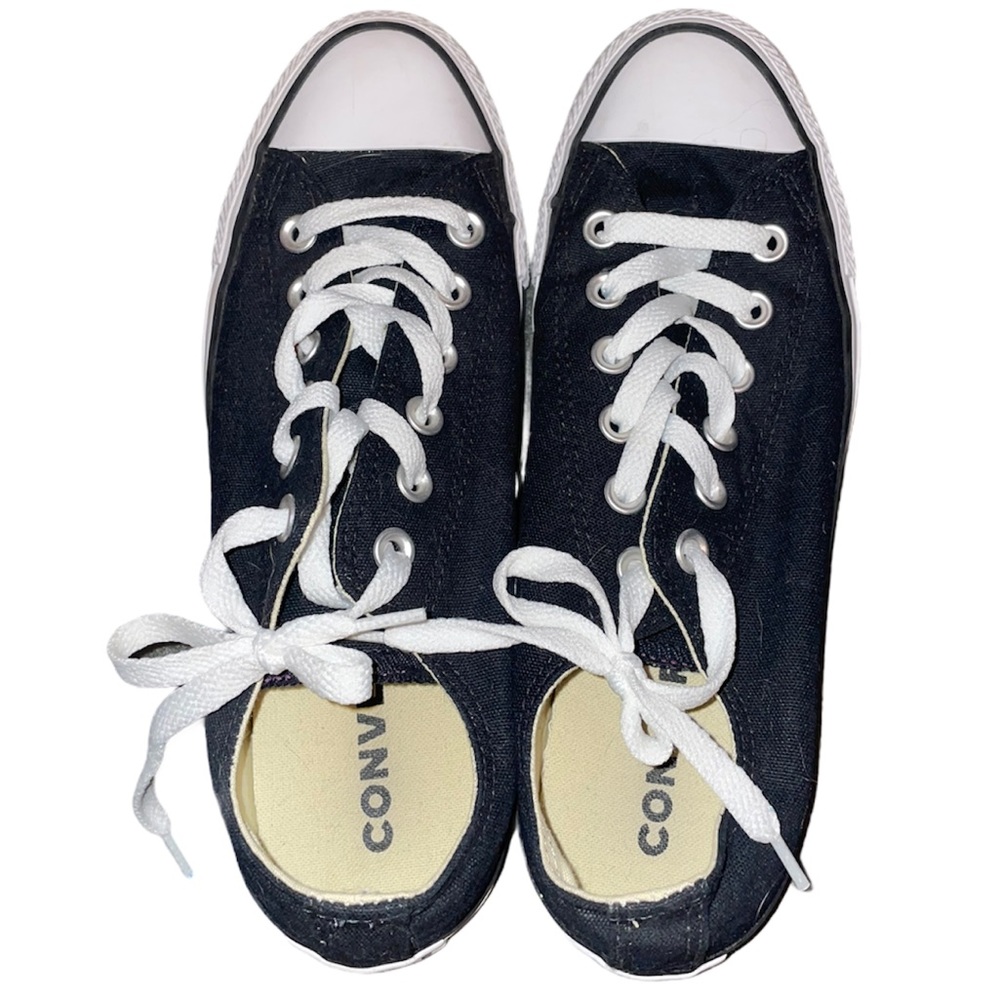 Women’s size 8 black/purple converse